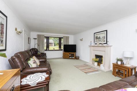 Bramleys Estate Agents - Woodsome Park - Fenay Bri