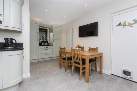 Bramleys Estate Agents - Woodsome Park - Fenay Bri