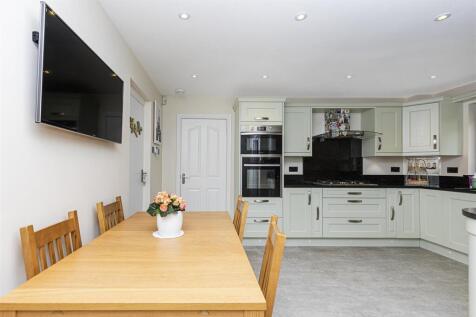 Bramleys Estate Agents - Woodsome Park - Fenay Bri