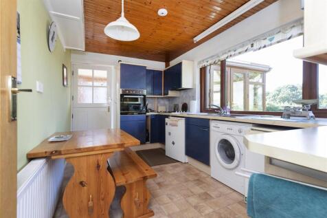 Bramleys Estate Agents - Lydgate Drive - Lepton (9