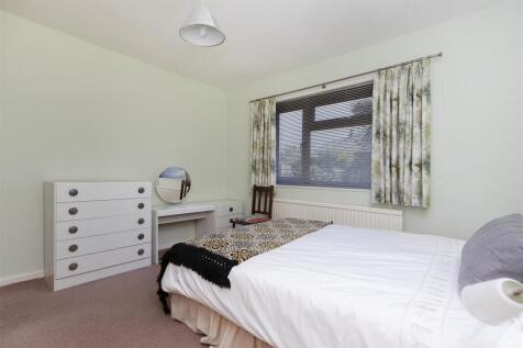 Bramleys Estate Agents - Lydgate Drive - Lepton (1