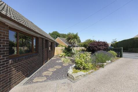 Bramleys Estate Agents - Lydgate Drive - Lepton (3
