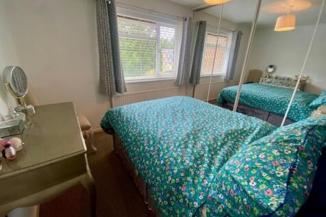 bed 1.jpg