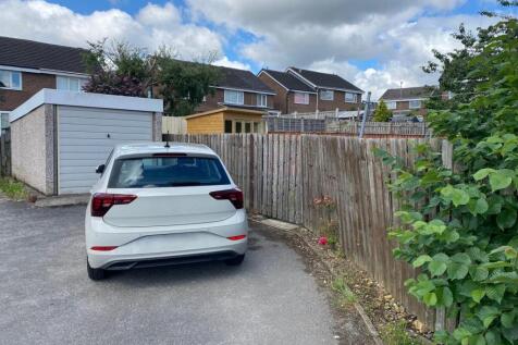 Bramleys Estate Agents - Woodlands Close- Bradley 