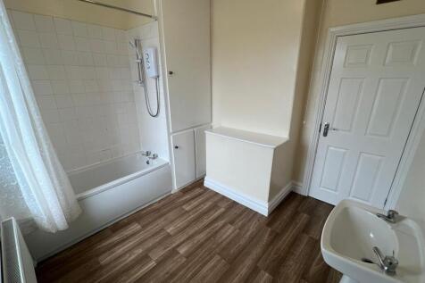 BATHROOM.jpeg
