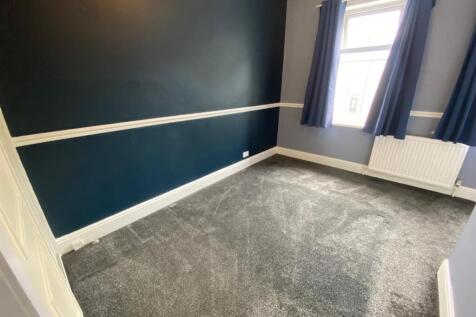 bed 1.jpg