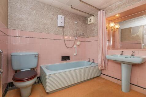 Bramleys Estate Agents - Flush House Lane - Holmfi
