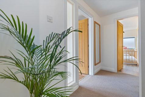 78 Fenay Lane, Almondbury 27_297.png