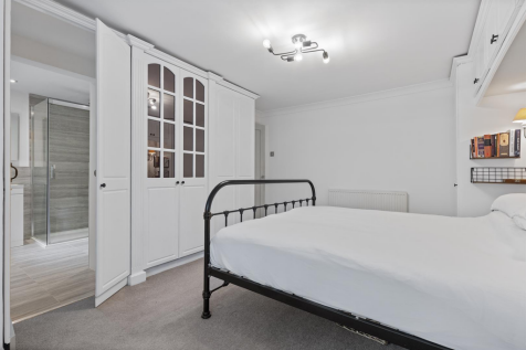 78 Fenay Lane, Almondbury 35_297.png