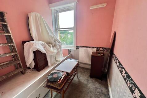 bedroom2.jpg