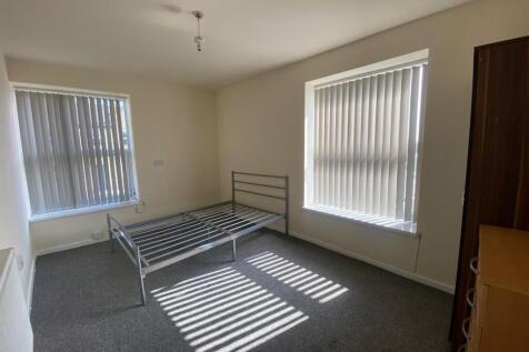 MASTER BEDROOM.jpg