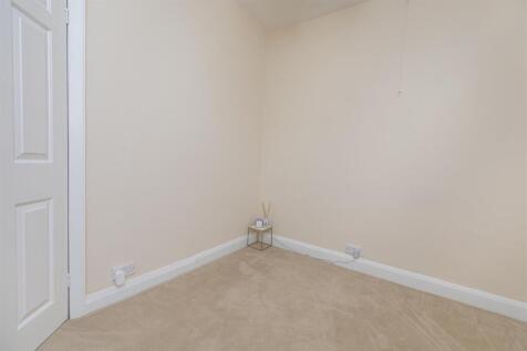 Bramleys Estate Agents - Dalmeny Avenue - Crosland