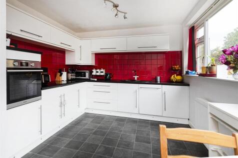 Bramleys Estate Agents - High Crest - Linthwaite (