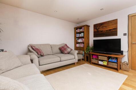 Bramleys Estate Agents - High Crest - Linthwaite (