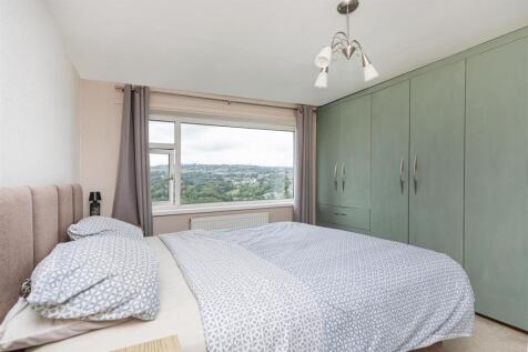 Bramleys Estate Agents - High Crest - Linthwaite (