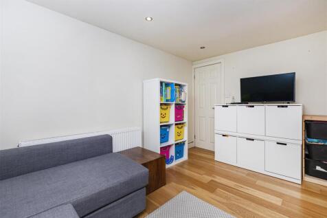 Bramleys Estate Agents - High Crest - Linthwaite (
