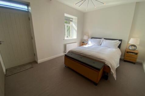 MASTER BEDROOM.jpg
