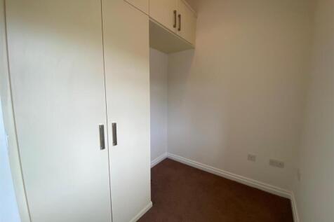 BEDROOM.jpg
