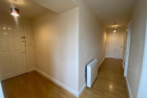 HALLWAY.jpg