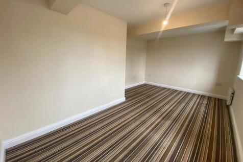 BEDROOM 1.jpg