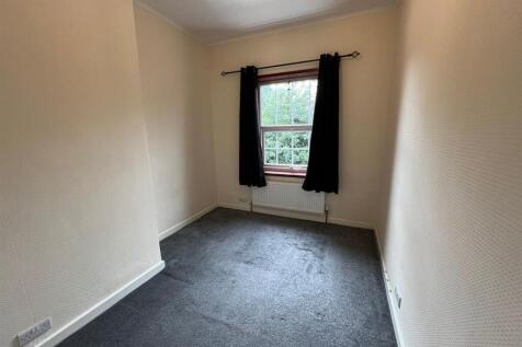 BEDROOM 1.jpeg