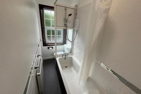 BATHROOM 1.jpeg