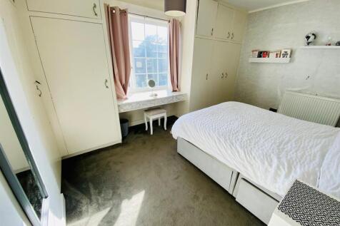 bed 1.jpg