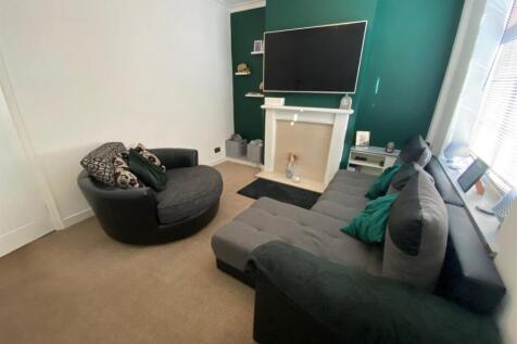 lounge 1.jpg