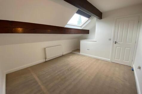 ATTIC ROOM 1.jpg