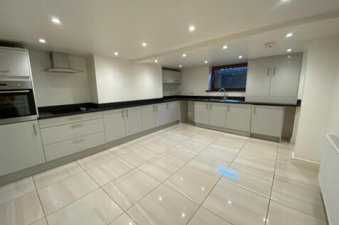 KITCHEN 1.jpg