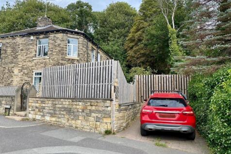 ext showing driveway..jpg