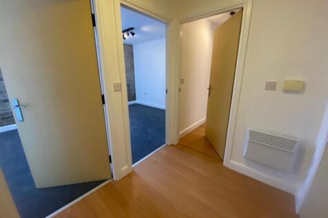 HALLWAY.jpg