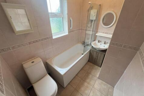 BATHROOM.jpeg
