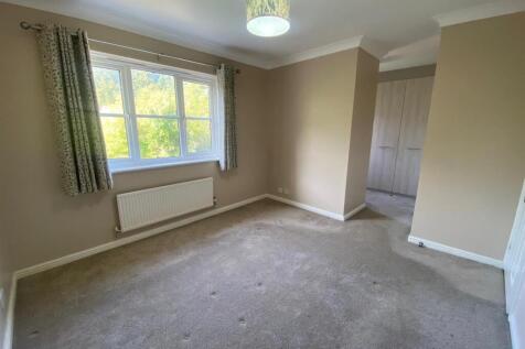 MASTER BEDROOM.jpg