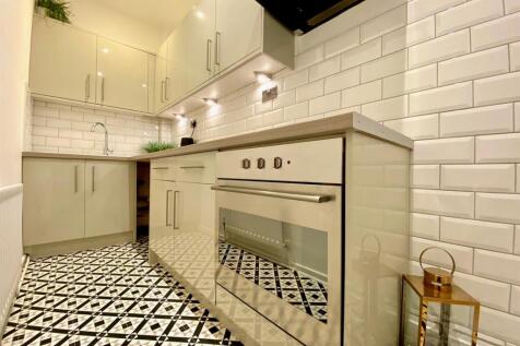Bramleys Estate Agents - Cowcliffe Hill Road - Hud
