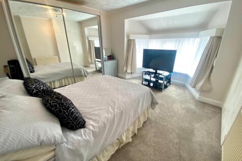 bed 1.jpg