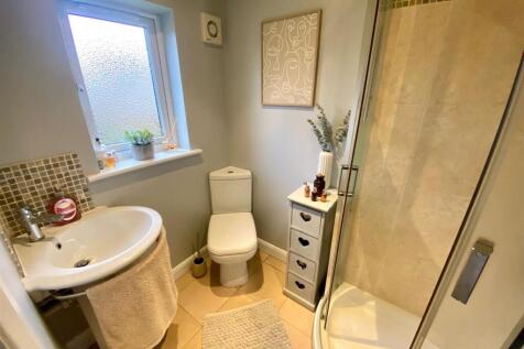 northedge park 17 new ensuite.jpg