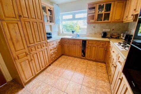 kitchen 2.jpg