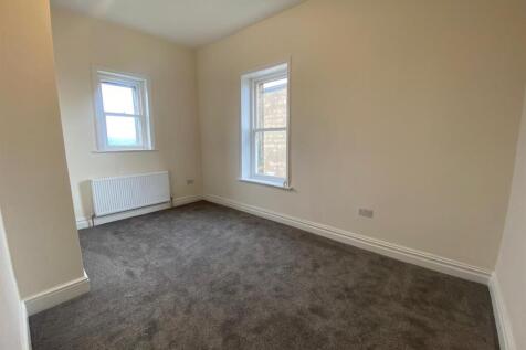 BEDROOM.jpg