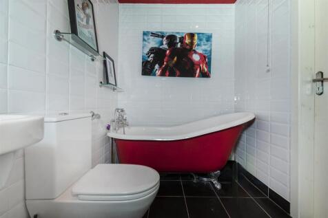 Bramleys Estate Agents - The Fairway - Fixby (19).