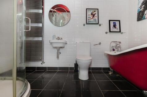 Bramleys Estate Agents - The Fairway - Fixby (20).