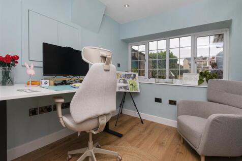 Bramleys Estate Agents - The Fairway - Fixby (61).