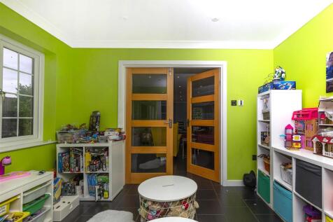 Bramleys Estate Agents - The Fairway - Fixby (63.)