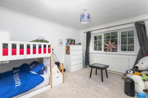 Bramleys Estate Agents - The Fairway - Fixby (48.)