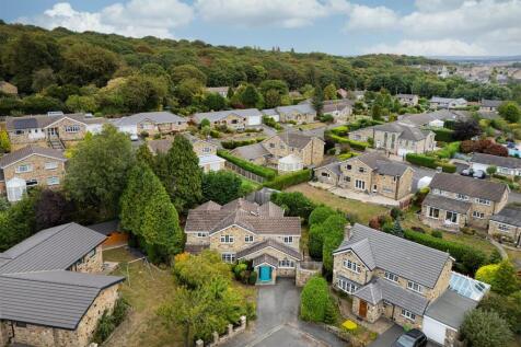 Bramleys Estate Agents - The Fairway - Fixby (76.)