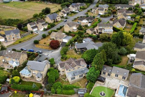 Bramleys Estate Agents - The Fairway - Fixby (78.)