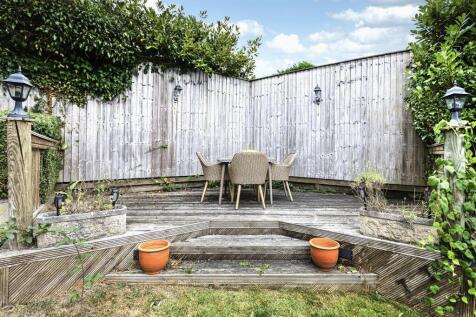 Bramleys Estate Agents - The Fairway - Fixby (70.)
