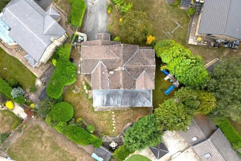 Bramleys Estate Agents - The Fairway - Fixby (73..