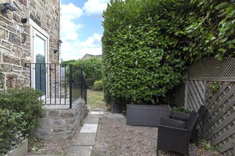 Bramleys Estate Agents - The Fairway - Fixby (66.)