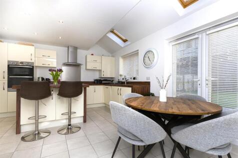 Bramleys Estate Agents - Wadsworth Fold - Lindley 